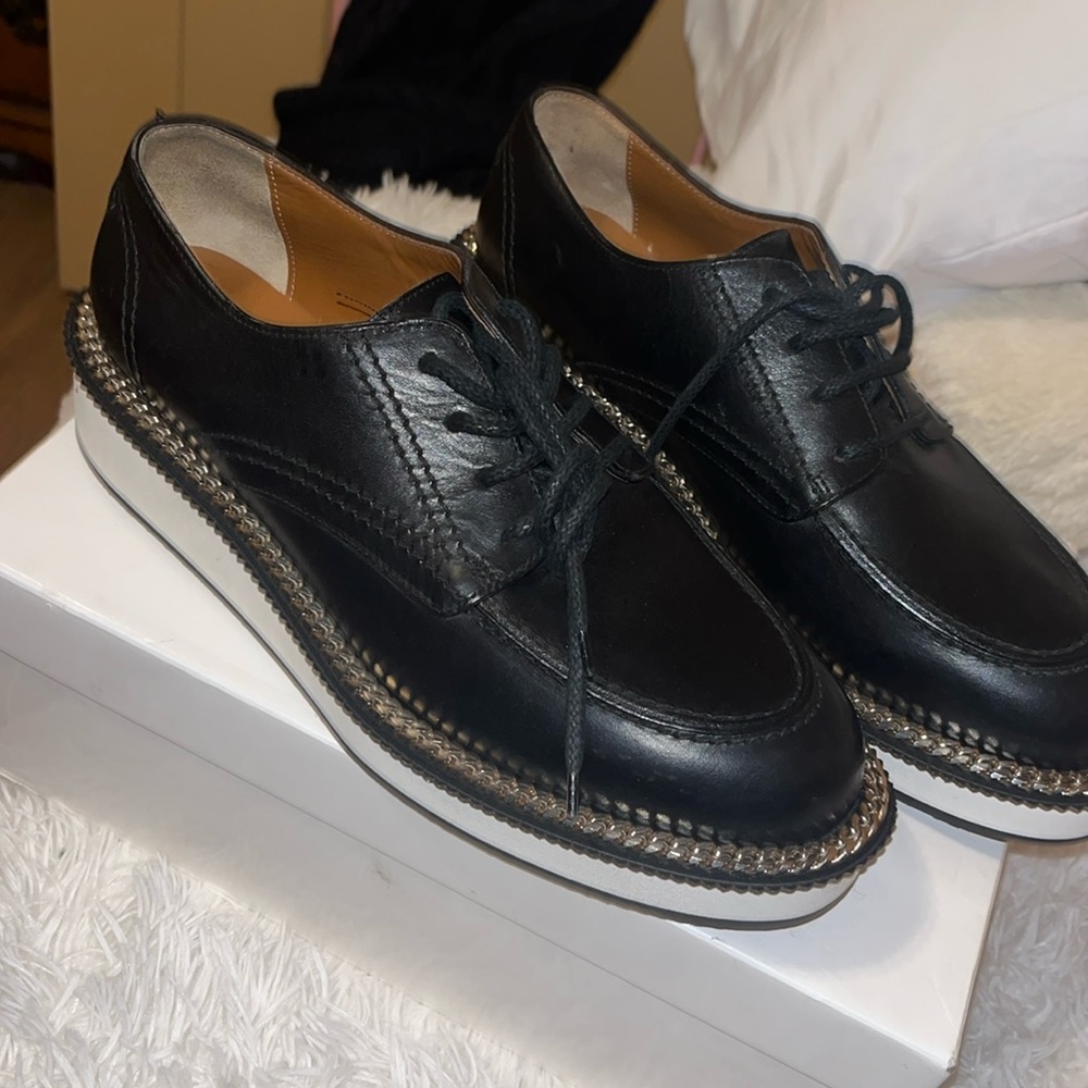 Come with Box: Givenchy men’s platforms with chain